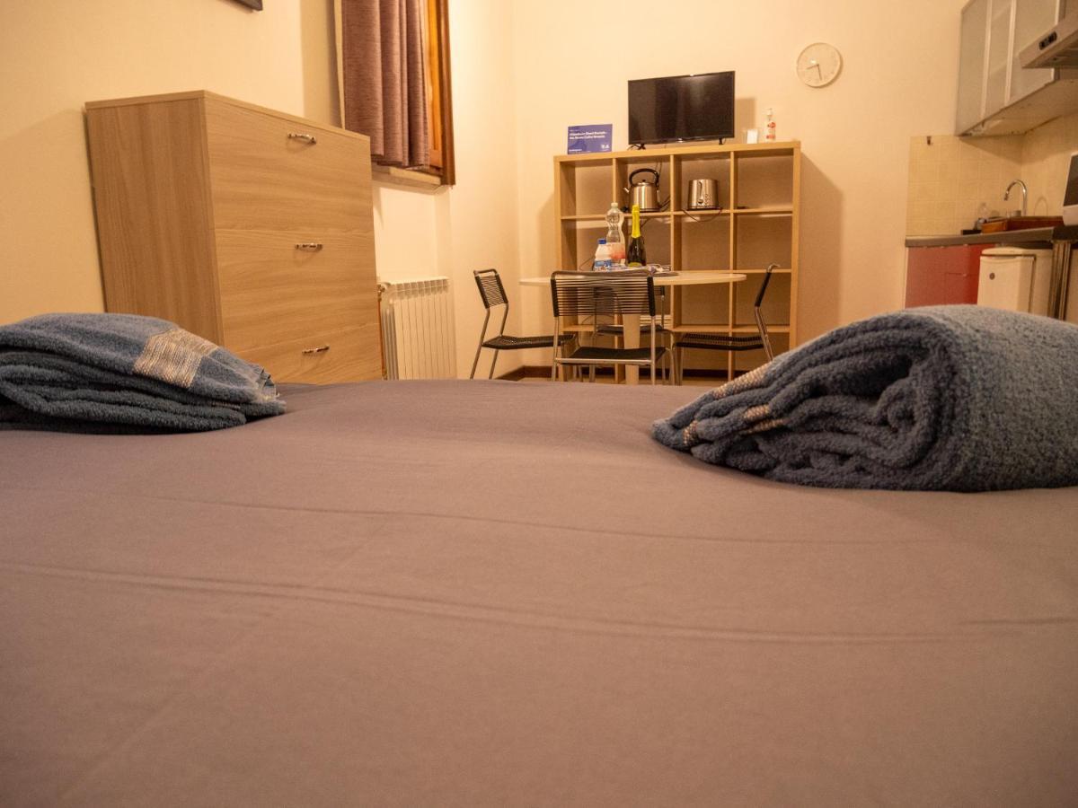 Chambers Short Rentals - Via Gezio Calini Brescia - 2 Studio Flats ภายนอก รูปภาพ