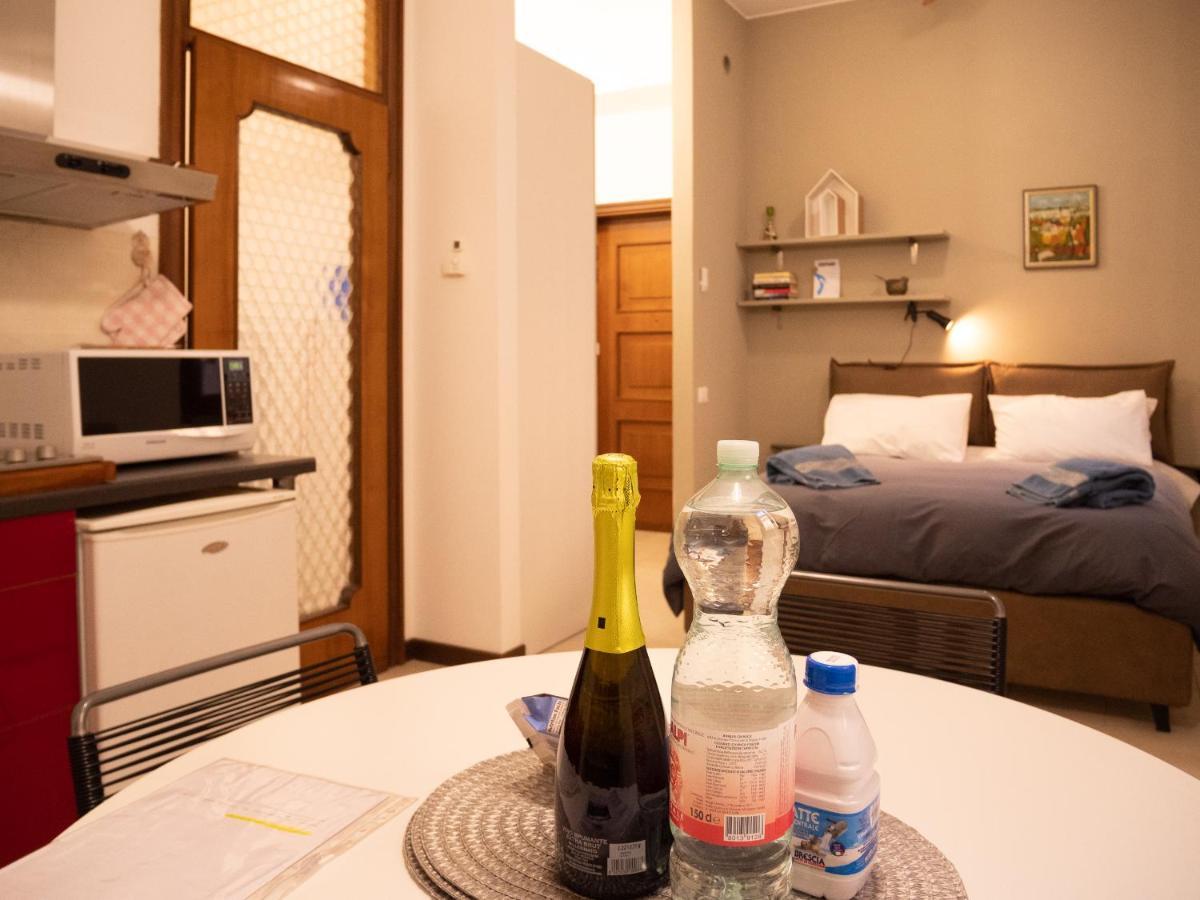 Chambers Short Rentals - Via Gezio Calini Brescia - 2 Studio Flats ภายนอก รูปภาพ
