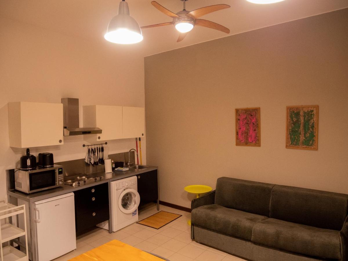 Chambers Short Rentals - Via Gezio Calini Brescia - 2 Studio Flats ภายนอก รูปภาพ